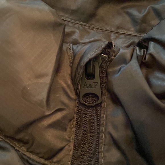 Men’s Large Abercrombie & Fitch Camo Vest - Picture 8 of 8